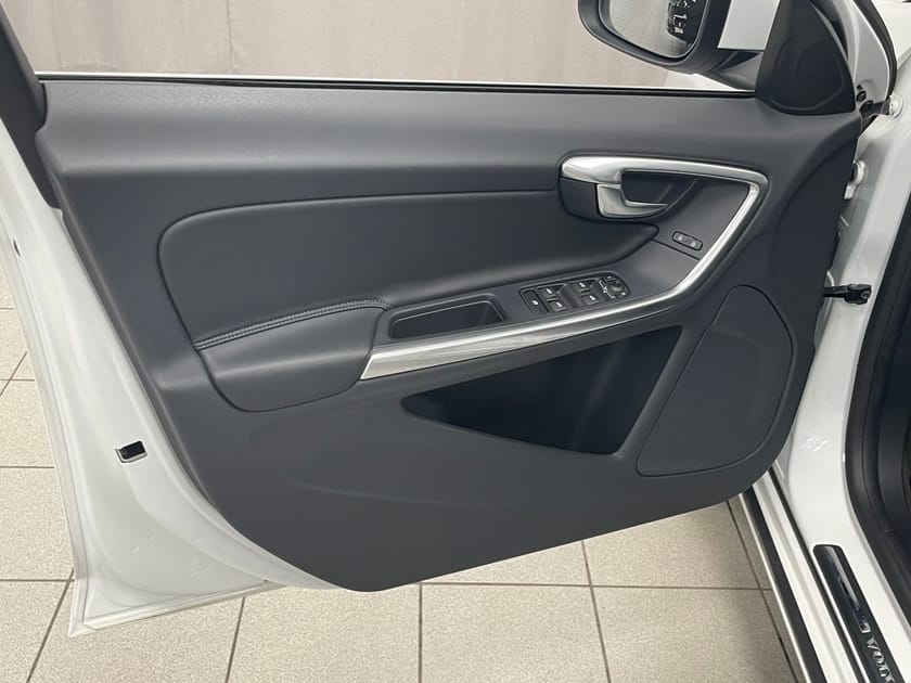 Bild 5 av Volvo V60 D5 AWD Twin Engine Classic Momentum | Drag | Navigator |