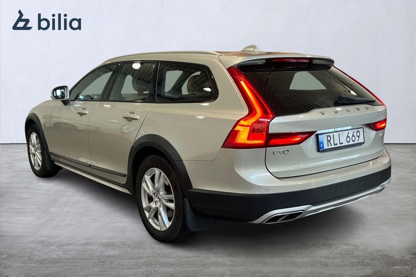 Bild 2 av Volvo V90 Cross Country D4 AWD Navigation Parkeringssensor fram/bak on Call