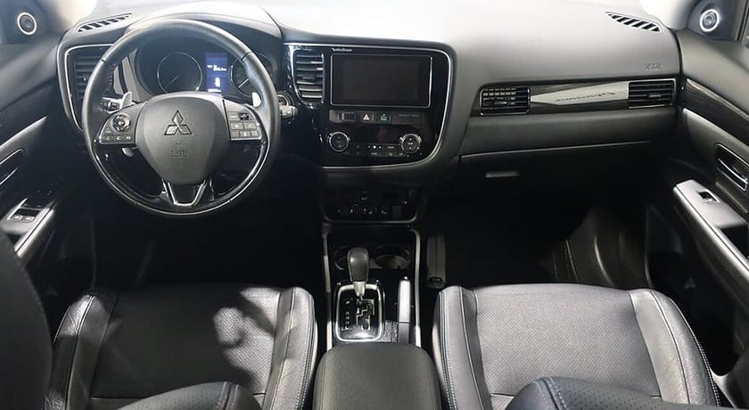 Bild 3 av Mitsubishi Outlander 2.0 4WD CVT Business 7 Sits / Läder / Elstol / Drag