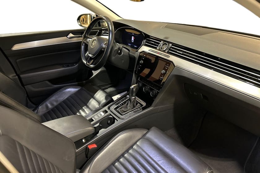 Bild 5 av Volkswagen Passat Alltrack GT 2.0 TDI 4M Parkeringsvärmare Dragkrok