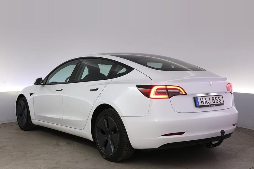 Bild 4 av Tesla Model 3 Standard Range Refresh AP Drag Pano V-hjul