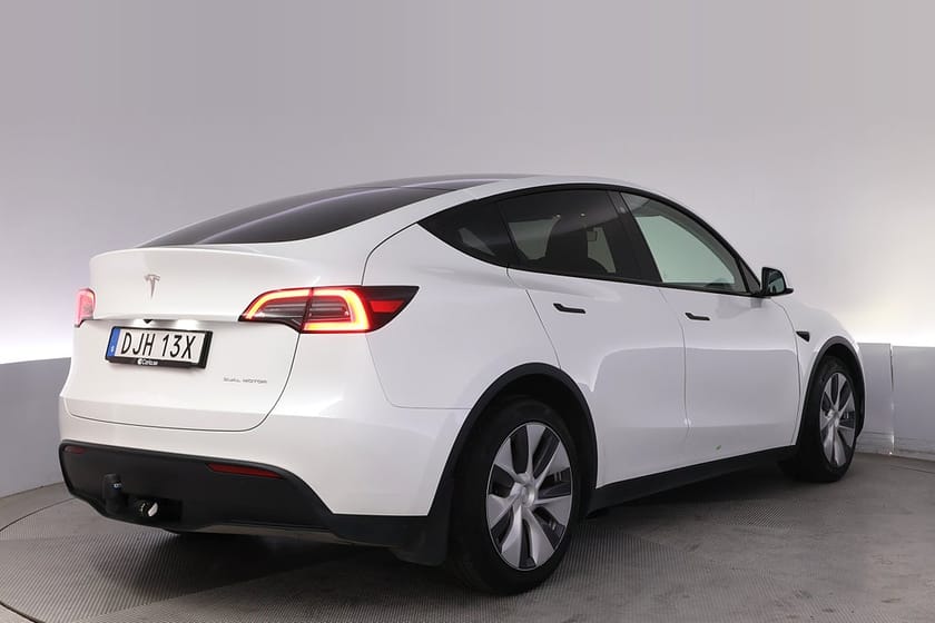 Bild 5 av Tesla Model Y Long Range AWD Autopilot Panorama Drag
