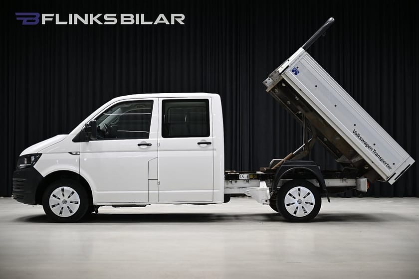 Bild 1 av Volkswagen Transporter Chassi Dubbelhytt 2.0 TDI 102HK Dubbelhytt|5-Sits|Flak|Tippflak|Tipp|Moms