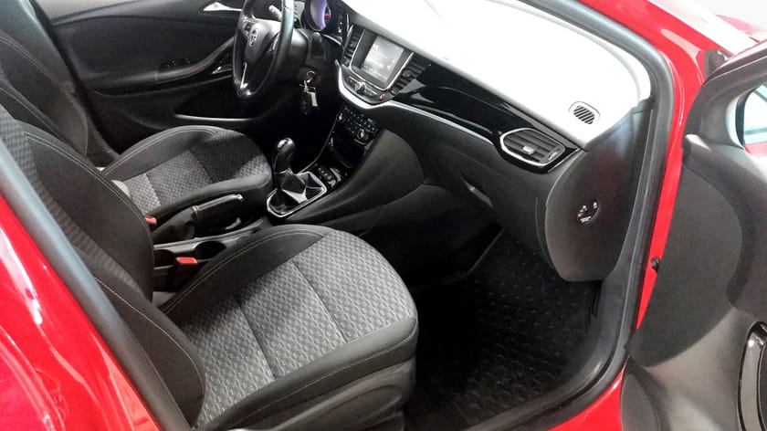 Bild 3 av Opel Astra DYNAMIC 5-DÖRRARS KOMBIKUPÉ 1.4 TURBO 125 PDC 3,95%