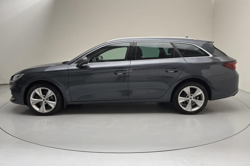 Bild 2 av SEAT León Sportstourer e-Hybrid Plug-in FR GPS B-Kam