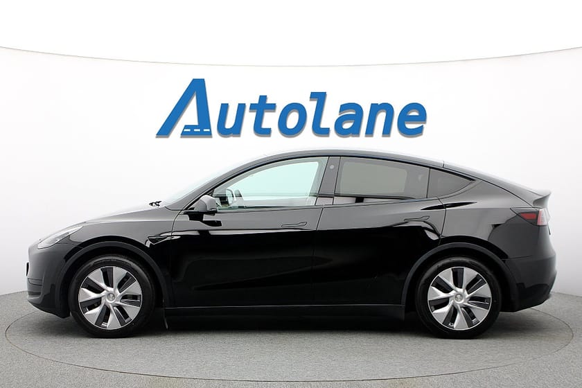 Bild 5 av Tesla Model Y Standard Range RWD RWD, Pano, MOMS, Kamera 299hk