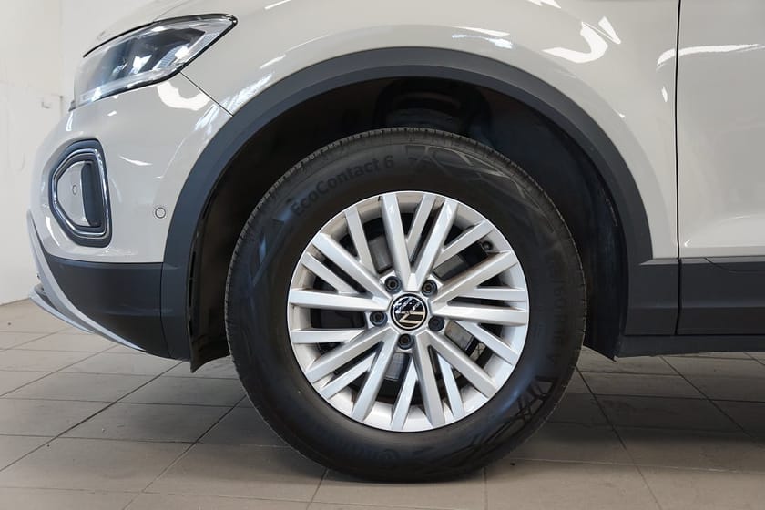 Bild 5 av Volkswagen T-Roc 1.5 TSI 150HK ACT OPF | VÄRMARE & DRAGKROK