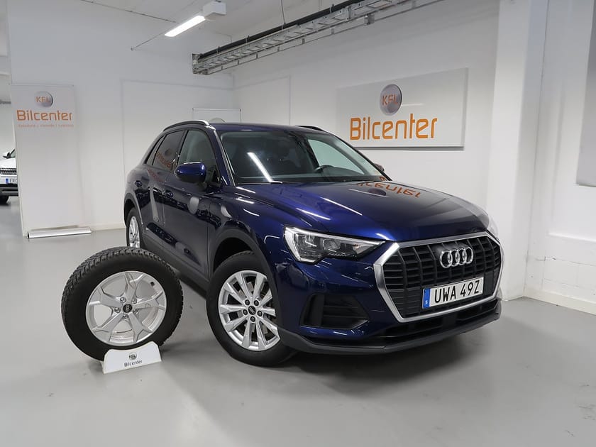 Bild 1 av Audi Q3 45 TFSI e Proline V-Däck ingår Cockpit-Drag-Kamera-CarP