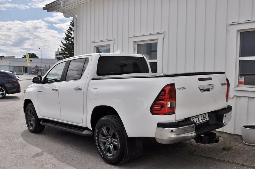 Bild 4 av Toyota Hilux Dubbelhytt 2.8 204hk 4WD Hero Euro 6 Flaklock D-värmare