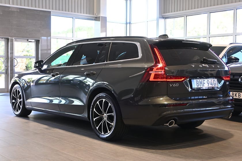 Bild 3 av Volvo V60 B4 Momentum Advanced Navi Pro Edition Drag VOC Värmare