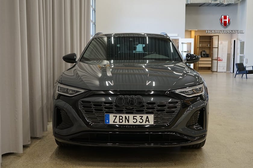 Bild 4 av Audi Q8 50 e-tron quattro S line 21" Elstolar Luftfjädring