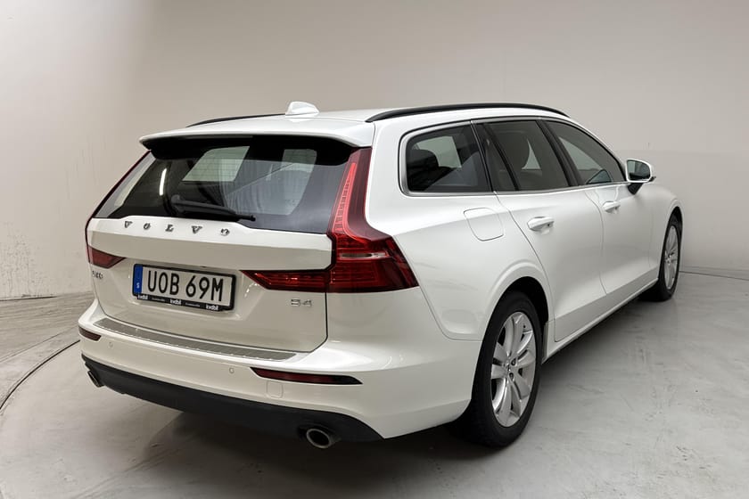 Bild 3 av Volvo V60 B4 Mildhybrid Diesel (197hk) Momentum Advanced