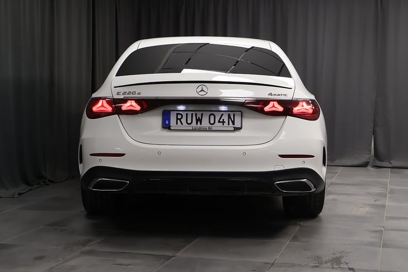 Bild 4 av Mercedes-Benz E 220 d 4MATIC AMG Burmester Värmare 360 Keyless Moms