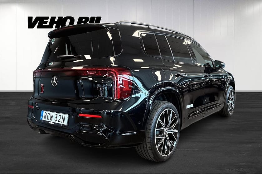 Bild 3 av Mercedes-Benz GLB 350 4MATIC EQ AMG Drag Burmester 7-Sits Superscreen