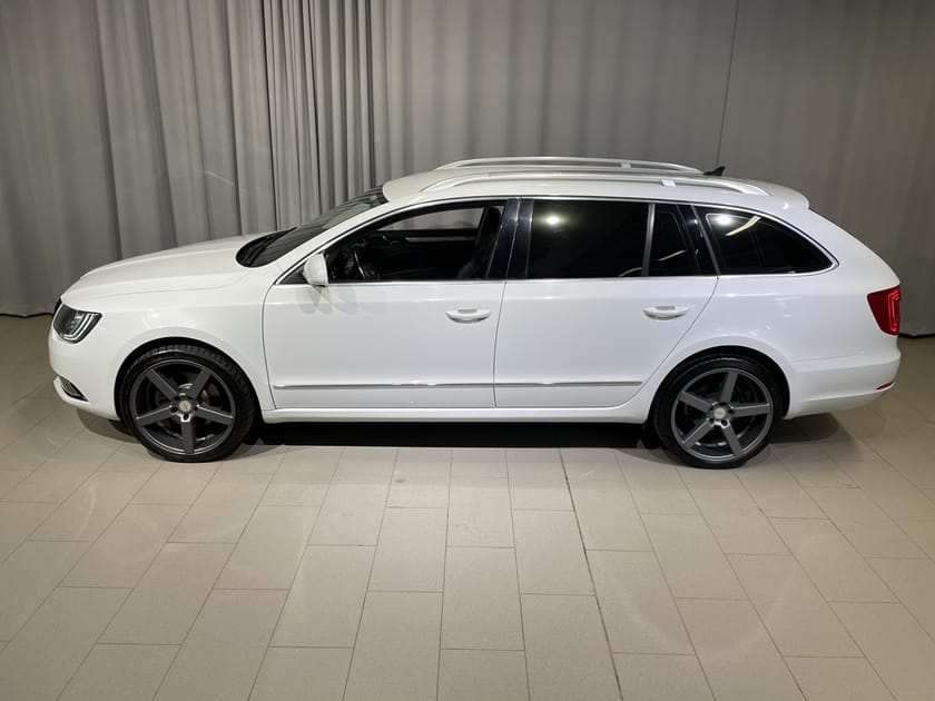 Bild 3 av Škoda Superb Kombi Combi 2.0 TDI 4x4 DSG 170hk, Drag/Värmare/Navi