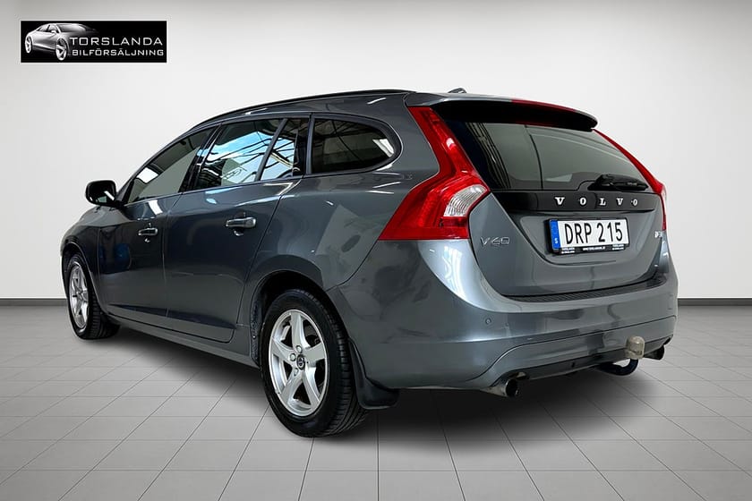 Bild 2 av Volvo V60 T3 152hk Classic Edition Krok Park-värmare