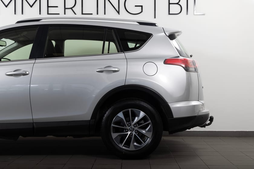 Bild 5 av Toyota RAV4 Hybrid 2.5 AWD Kupévärmare Dragkrok B-kamera