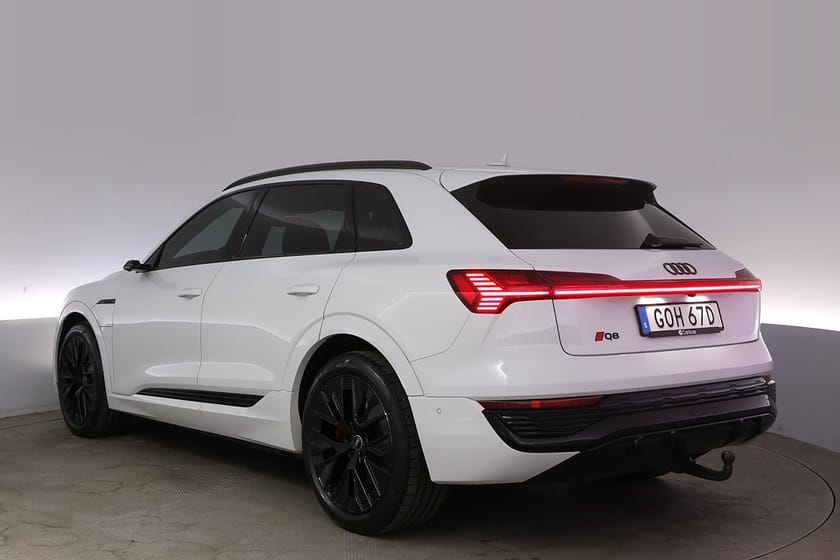 Bild 4 av Audi Q8 55 e-tron quattro S-line Pano HUD 360 Elstol Drag