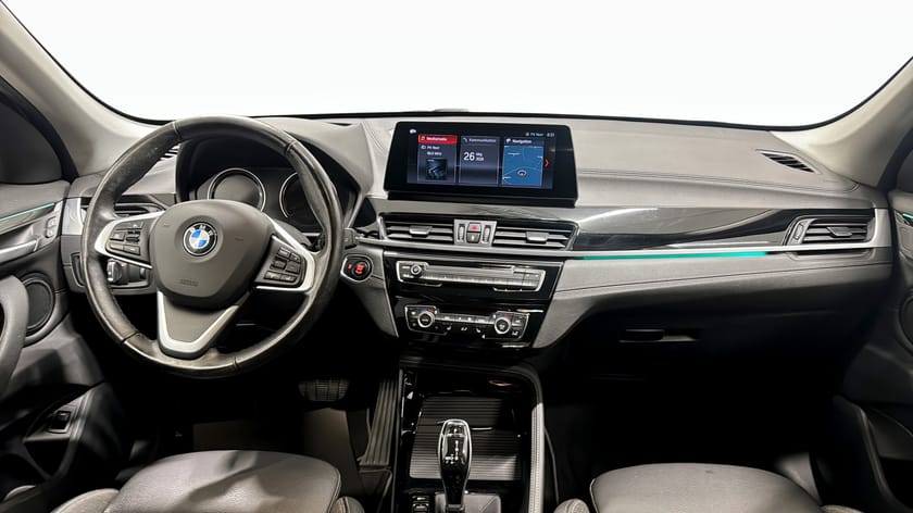 Bild 4 av BMW X1 xDrive20d 20d xDrive Sport Line Drag Head up