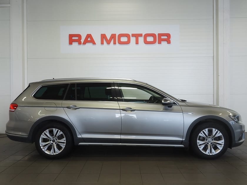 Bild 4 av Volkswagen Passat Alltrack 2.0 TDI 4Motion 190hk Drag Kamera D-Värm