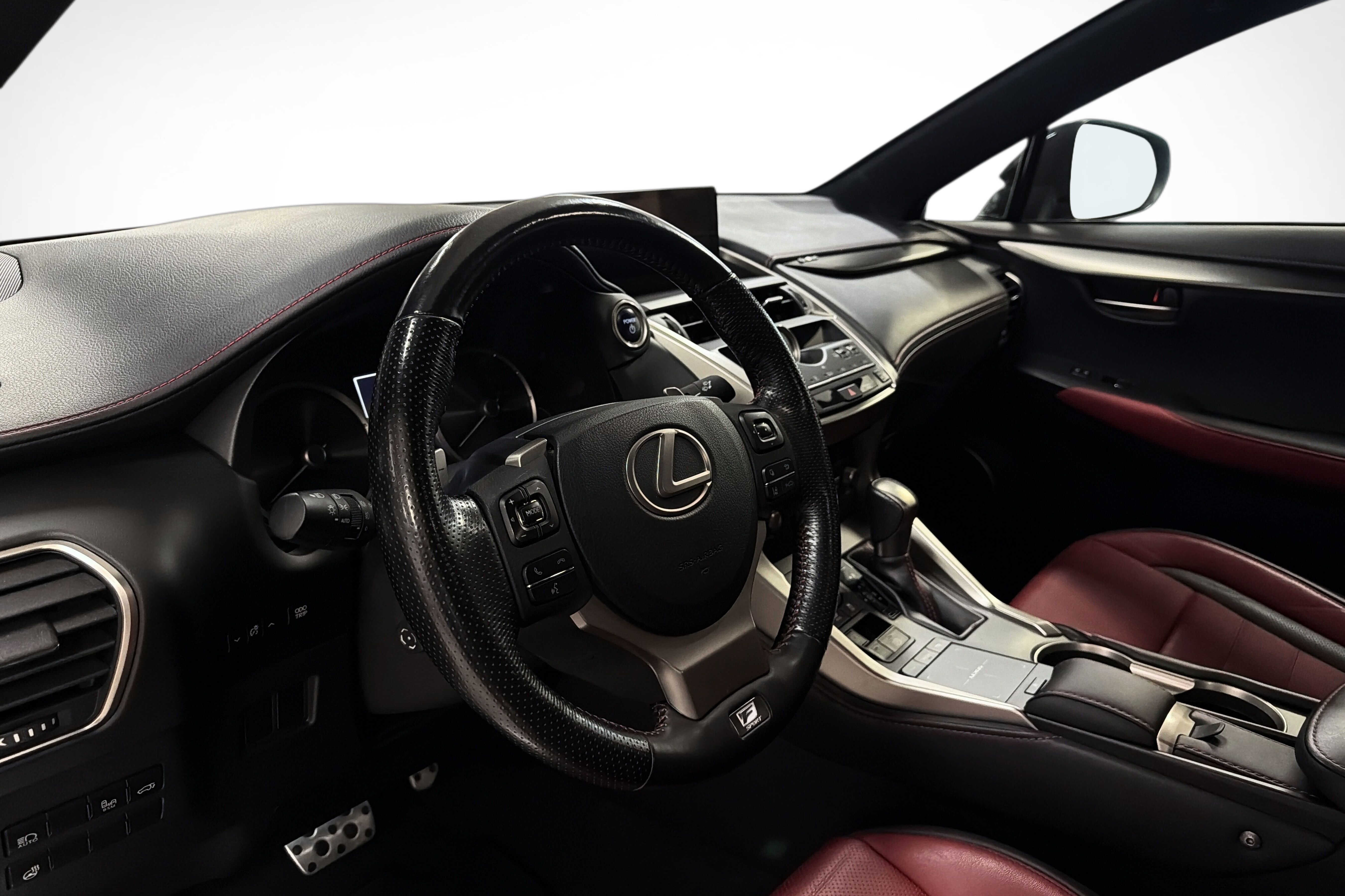 Lexus NX 300h AWD bilde 10