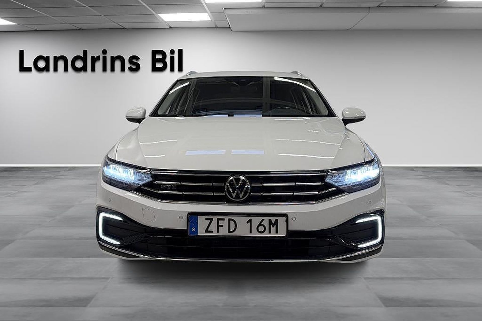 Volkswagen Passat 2023, bild 2/10
