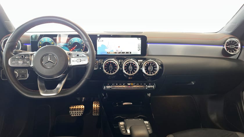 Bild 4 av Mercedes-Benz CLA 200 Shooting Brake | AMG Line | Panorama | Dragkrok |