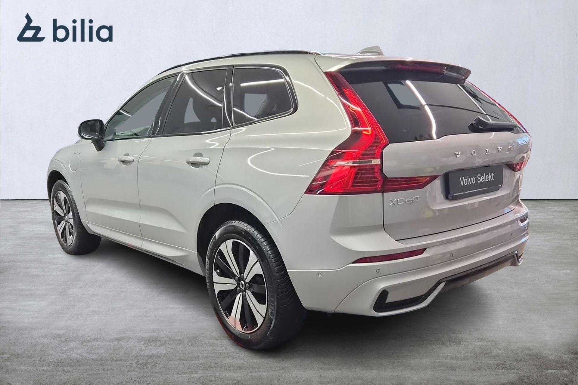 Volvo XC60 Recharge T6 Plus Dark Edition 2024, bild 2/10