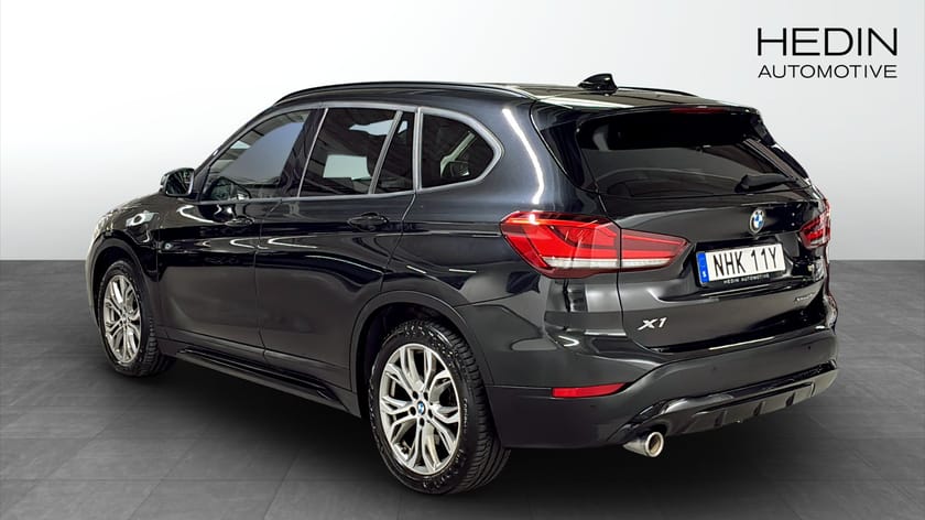 Bild 2 av BMW X1 xDrive25e HUD  Panorama Drag Backkamera
