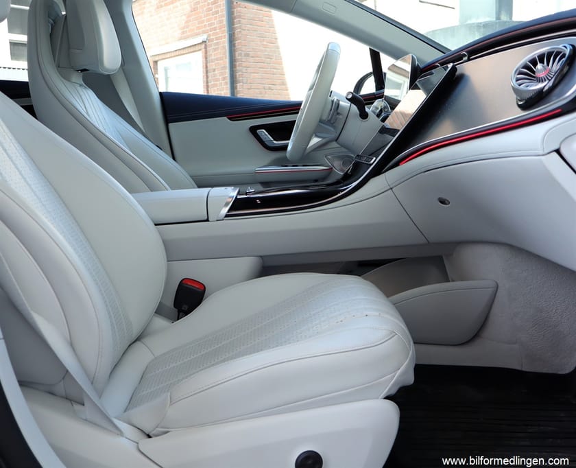 Bild 5 av Mercedes-Benz EQE 300 EQE300 AMG Panorama Burmester S/V-hjul