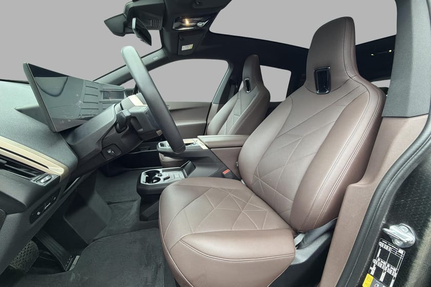 Bilde 2 av BMW iX xDrive40 40 Fully Charged, Sport, Laser, H/K, Multiseter, HUD,