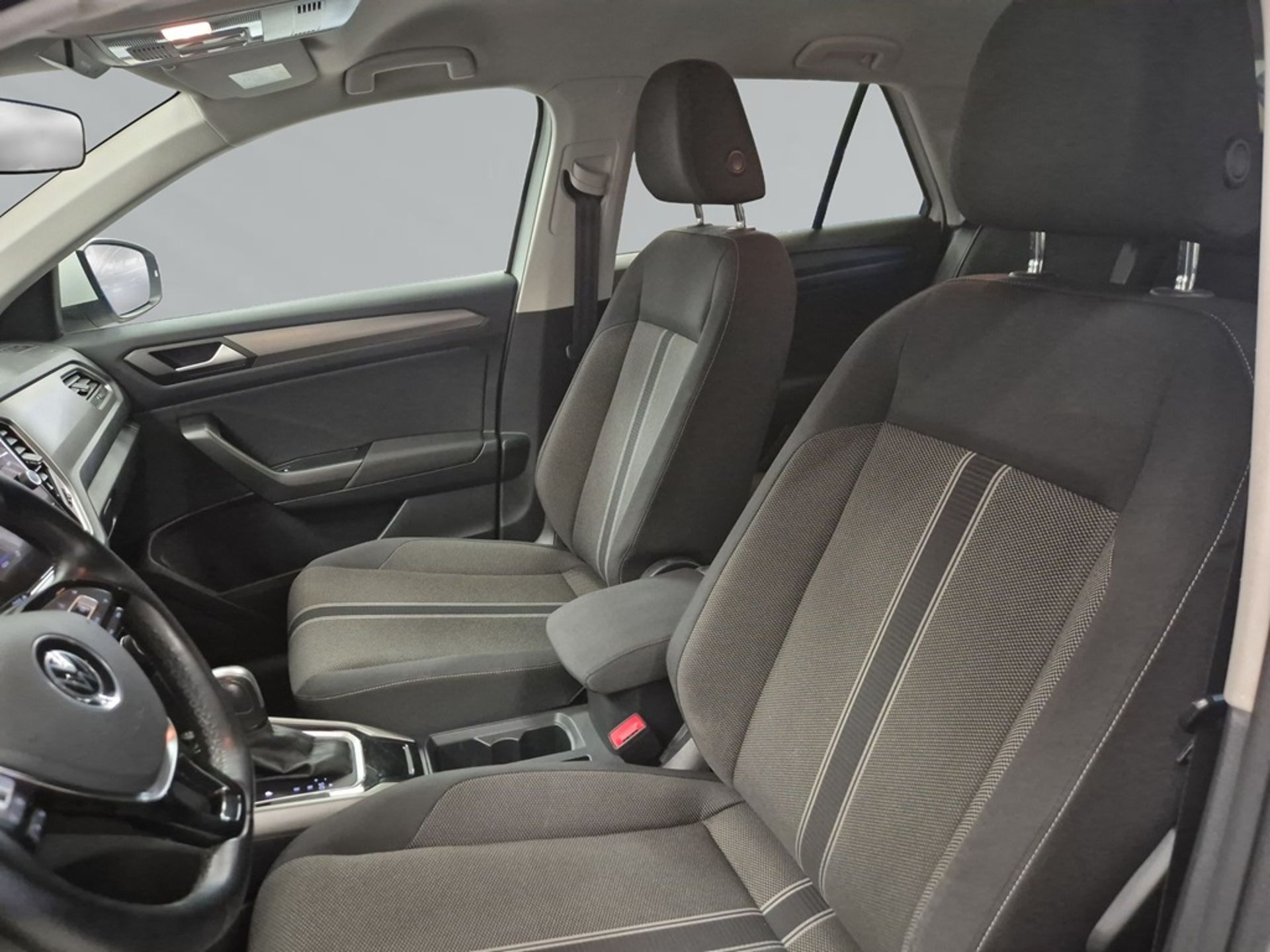 Volkswagen T-Roc 2022, photo 6/7