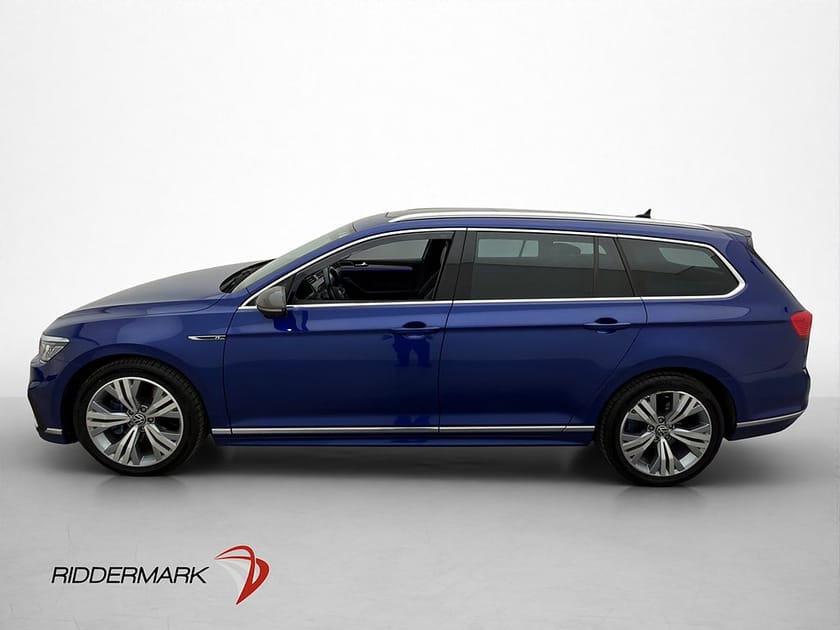 Bild 4 av Volkswagen Passat Sportscombi 2.0 TDI 240hk GTS R-Line Cockpit Dynaudio