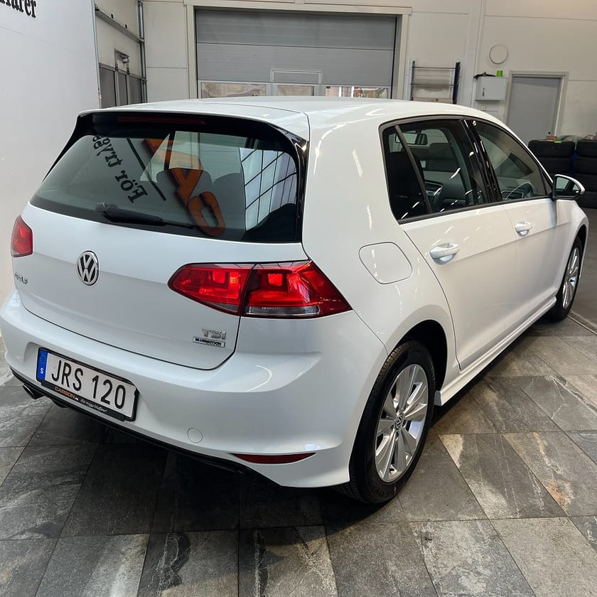 Bild 4 av Volkswagen Golf 5-dörrar 1.2 TSI R-Line Backkamera