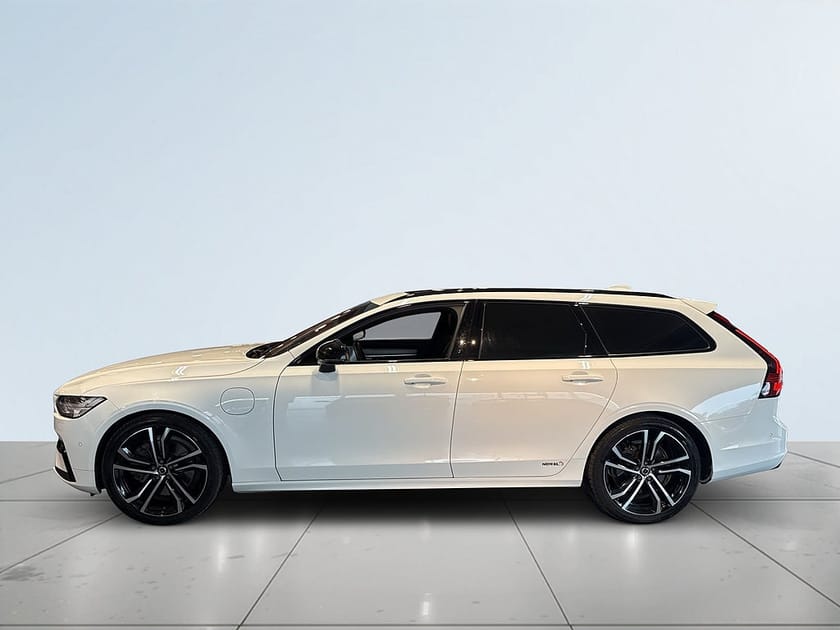 Bild 4 av Volvo V90 Recharge T8 AWD R-Design Pro Edition B&W/360/Pano/HuD