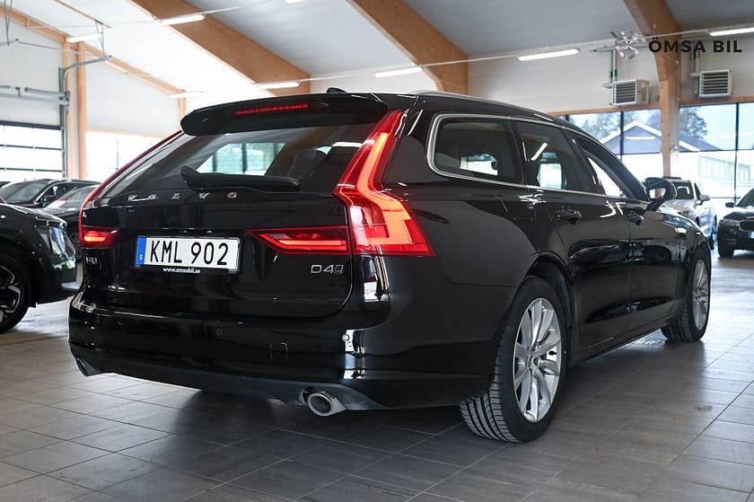 Bild 4 av Volvo V90 D4 AWD Momentum Navi Värmare Drag 190hk