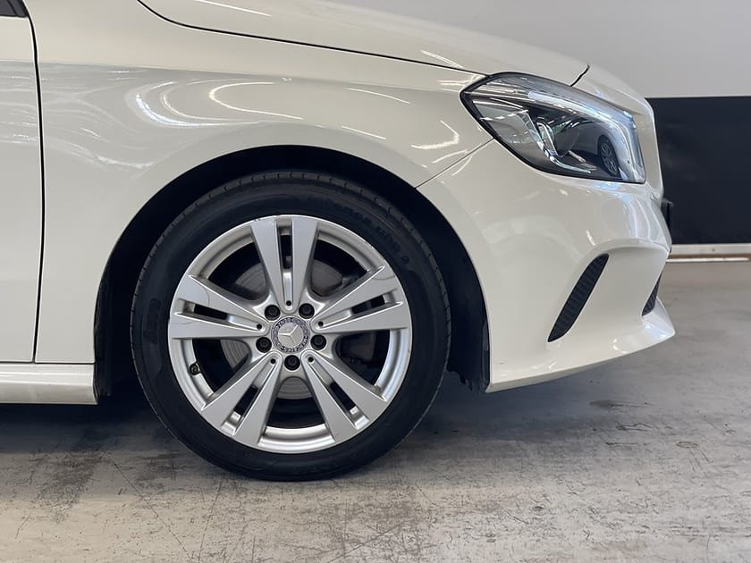 Bild 5 av Mercedes-Benz A 180 122hk Värmare Farthållare Bluetooth
