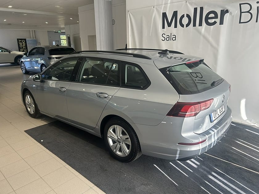 Bild 5 av Volkswagen Golf Sportscombi Sportsvan SC 1.5 eTsi 150hk Dragkrok|B-Kamera