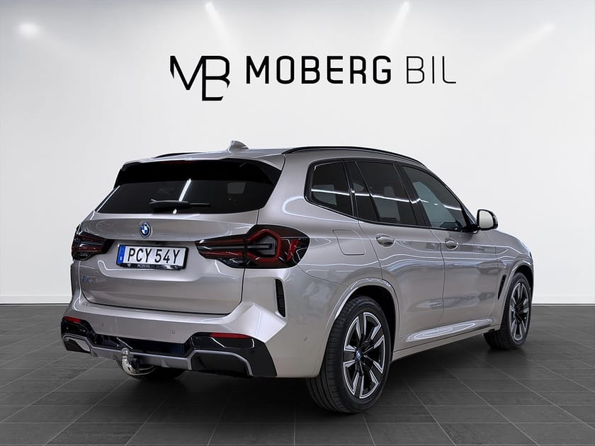 Bild 5 av BMW iX3 286hk M Sport Charged Pano Navi Drag B-kamera