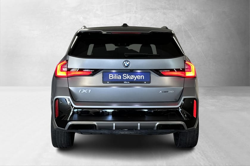 Bilde 4 av BMW iX1 xDrive30 xDrive30, M-Sport, 20", Skinn, ComfAcc, H/K, Panorama