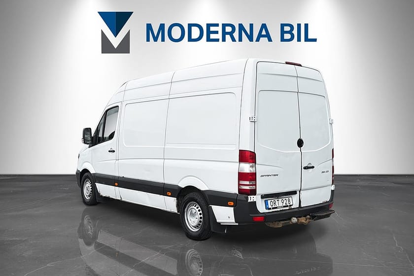 Bild 3 av Mercedes-Benz Sprinter 316 BlueTEC Skåpbil CDI 163k Automat 3-sits Dragkrok Värmare Nybesiktad