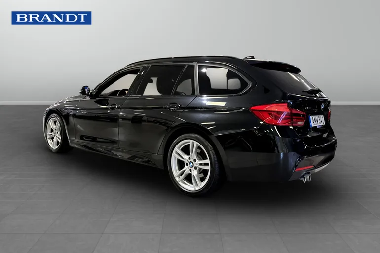 BMW 320i xDrive Touring
