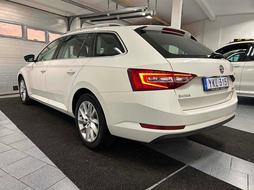 Bild 4 av Škoda Superb Kombi Skoda 2.0 TDI 4x4 190 hk DSG SCR Style Euro 6 MOMS