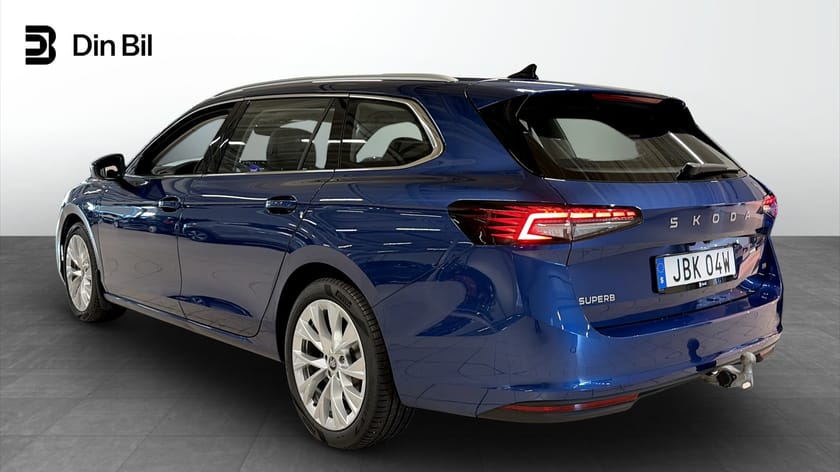 Bild 3 av Škoda Superb iV Kombi Laddhybrid 204hk 130 Edition Drag B-Kamera