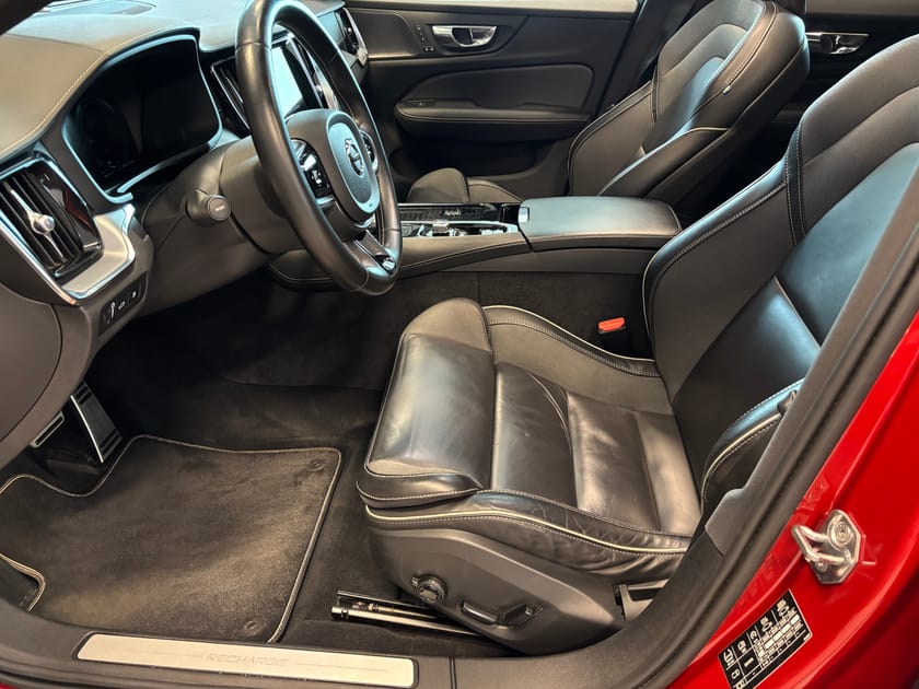 Bild 5 av Volvo V60 Recharge T6 R-Design (V-hjul, Drag, HUD, 360)