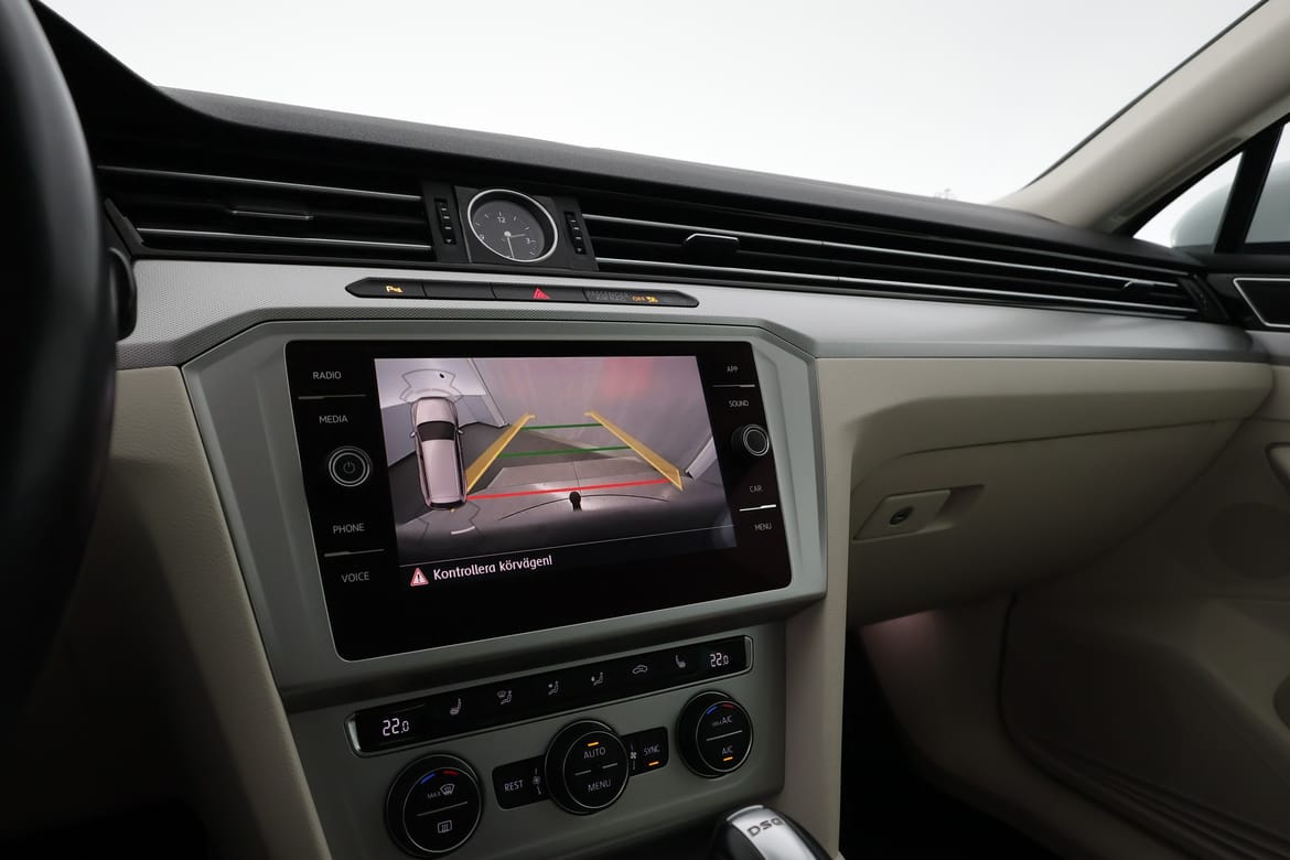 Volkswagen Passat 2018 - miniatyr 14