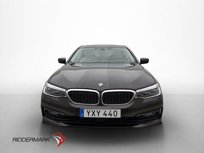 Bild 2 av BMW 530e iPerformance Sedan Sport Line Läder 360 Kamera HUD Adapti