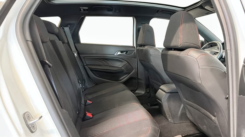 Bild 5 av Peugeot 308 SW 1.2 GT-Line 130HK / Panorama / Massage