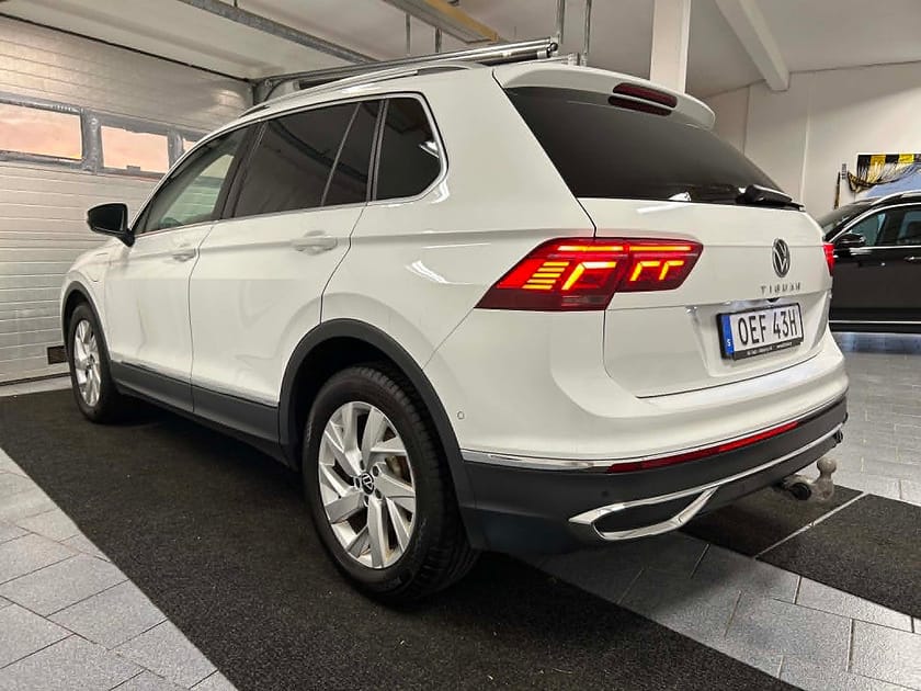 Bild 4 av Volkswagen Tiguan eHybrid 1.4 TSI 245 hk Elegance Cockpit IQ  Drag MOMS