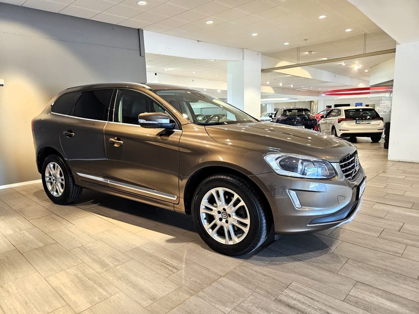 Bild 4 av Volvo XC60 D4 190hk AWD Summum Business Edit V-hjul Värmare